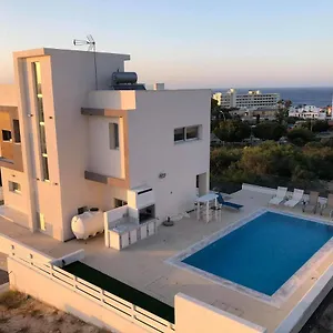 villa-chrystalleni.protaras-cy-hotels.com/
