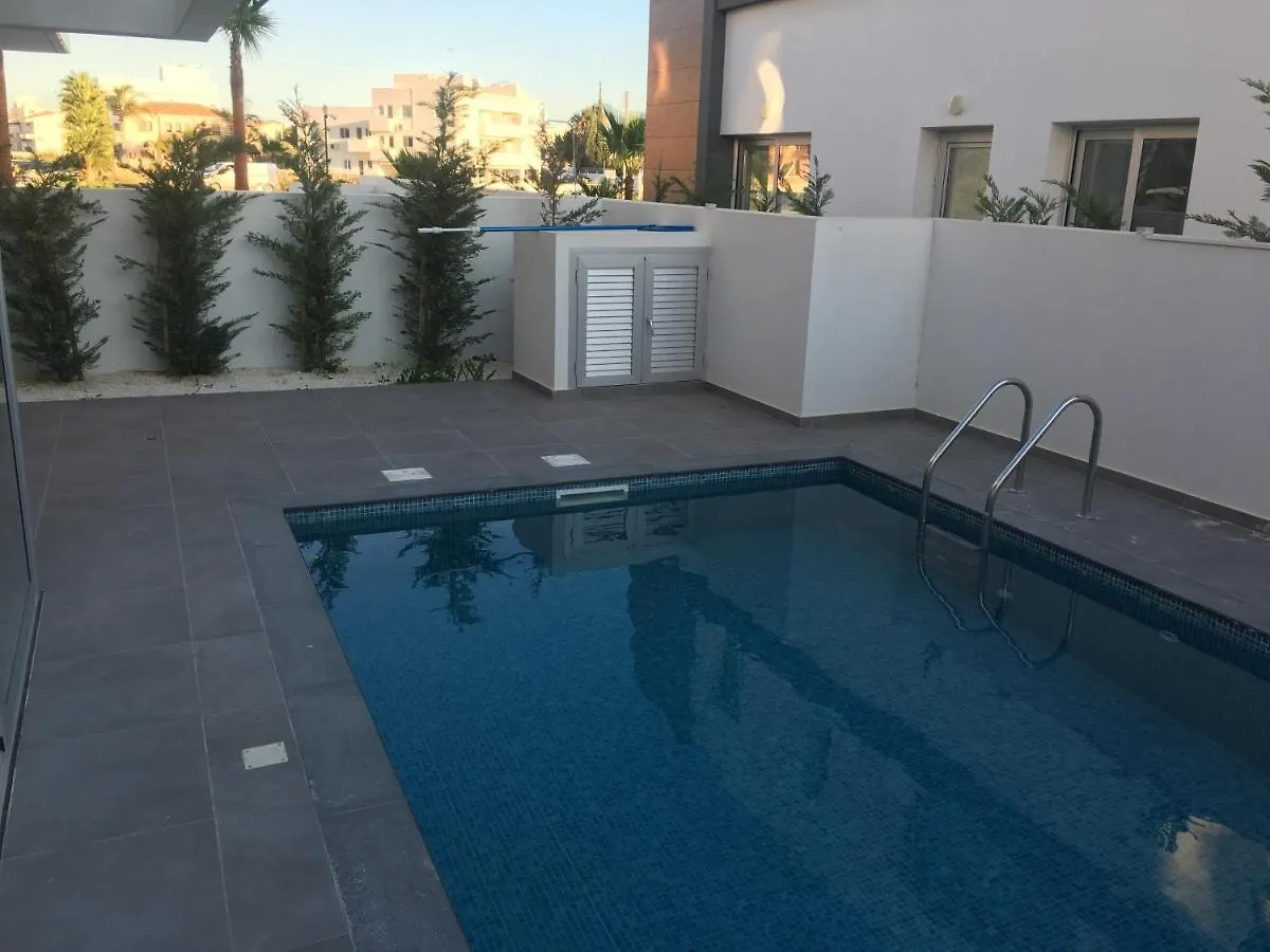Mobina Villas 라르나카