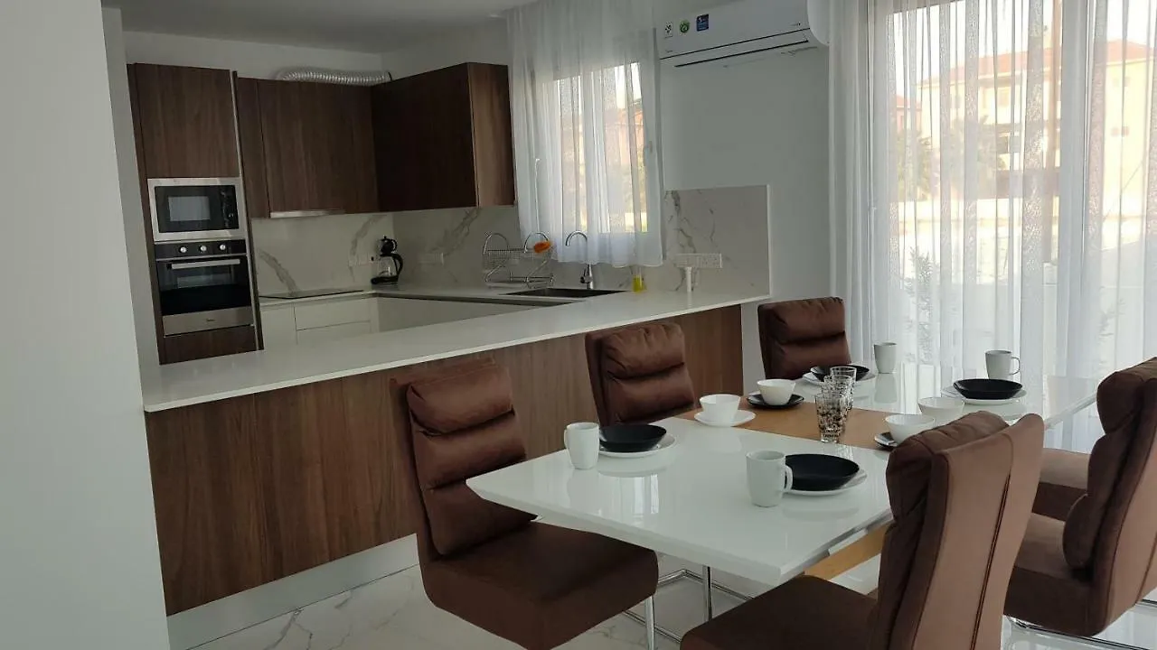 Mobina Villas 라르나카