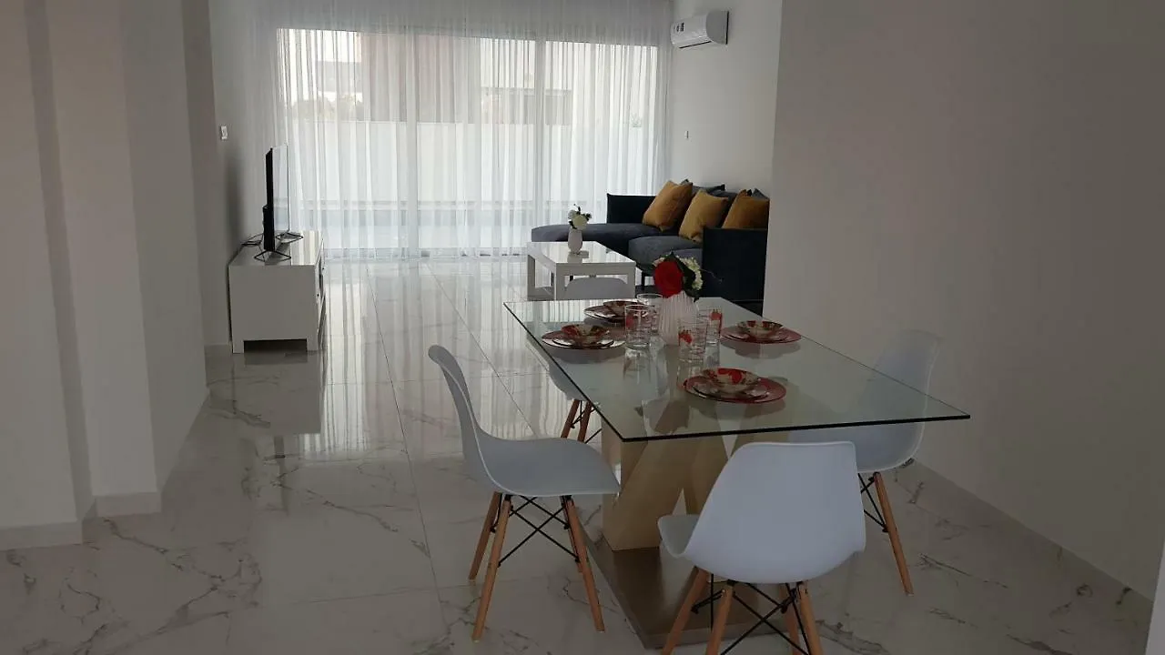 Mobina Villas 라르나카