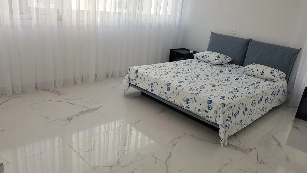 Mobina Villas 라르나카