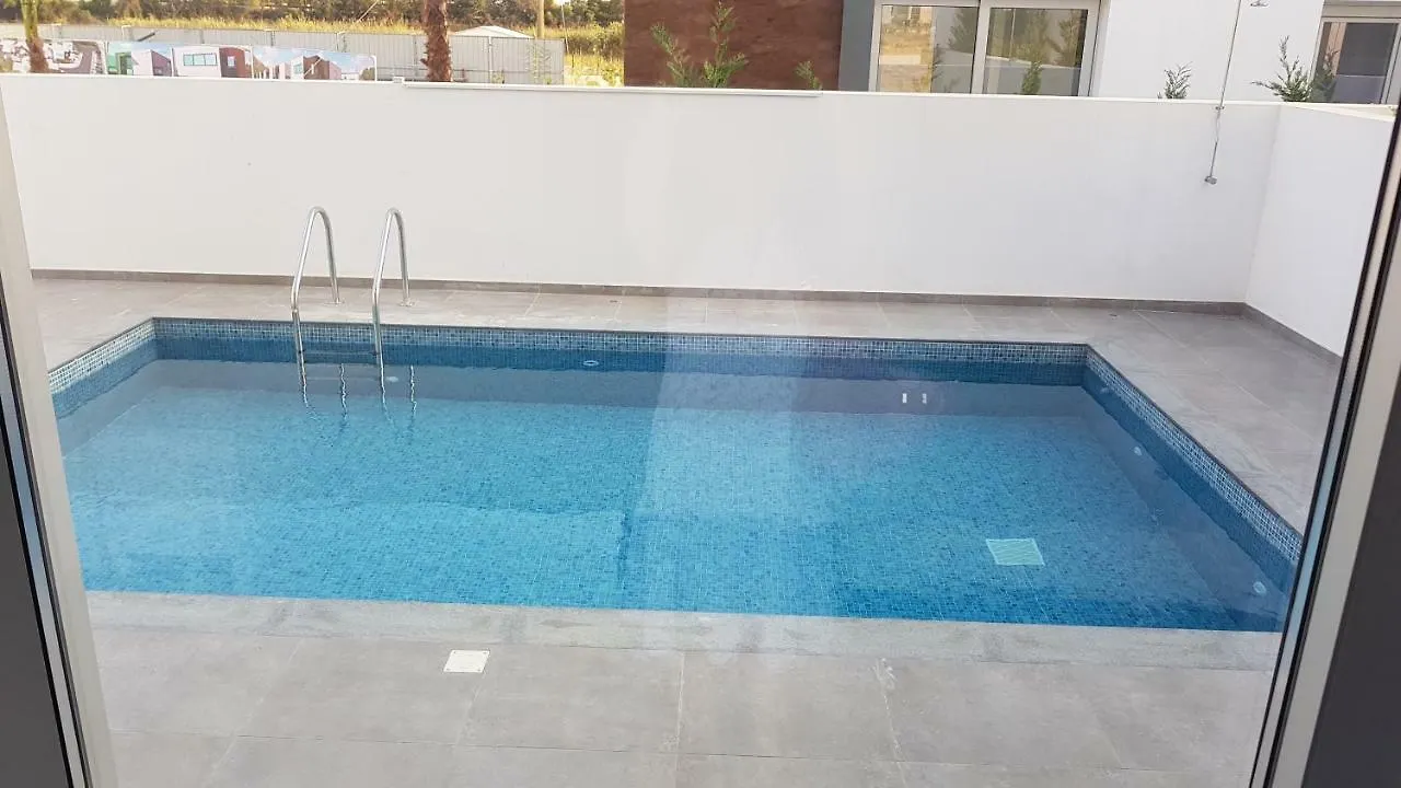 Mobina Villas 라르나카